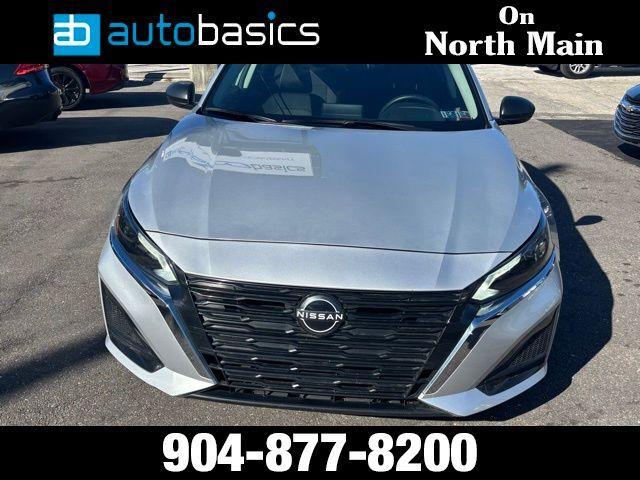 Nissan Altima - Thumbnail 2