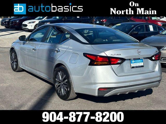 Nissan Altima - Thumbnail 11