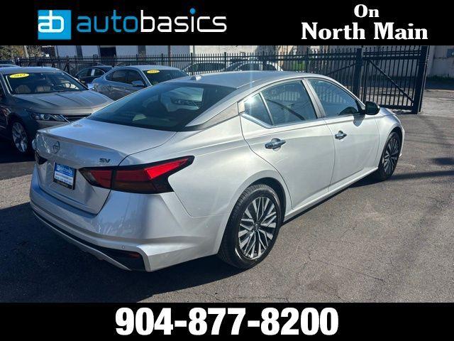 Nissan Altima - Thumbnail 7