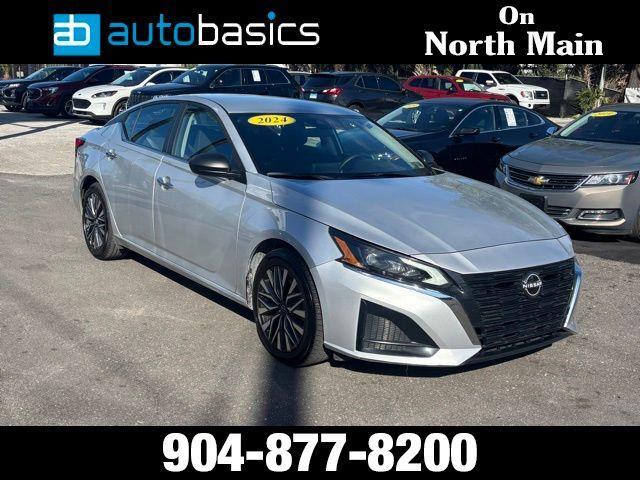 Nissan Altima - Thumbnail 3