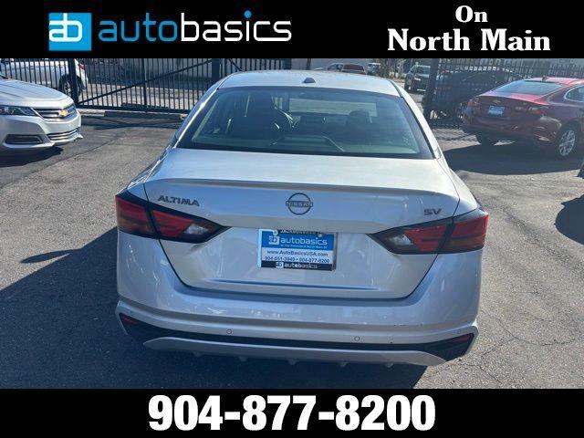 Nissan Altima - Thumbnail 9