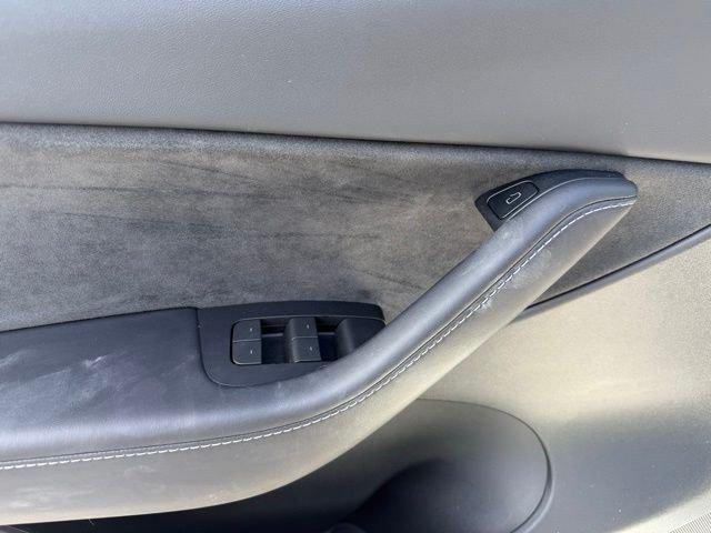 Tesla Model Y Performance - Thumbnail 16