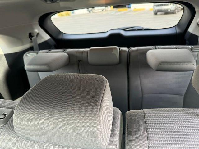 Toyota Highlander L - Thumbnail 13