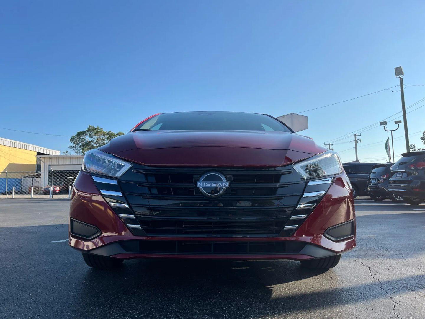 Nissan Versa Sv - Thumbnail 5