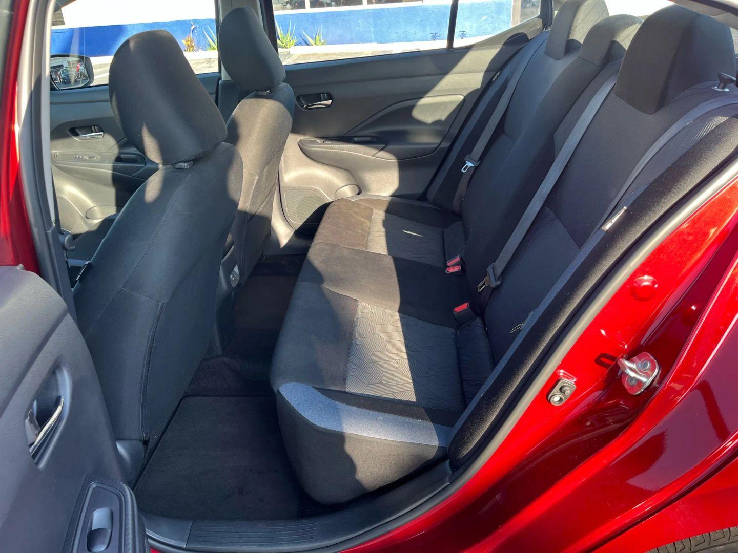 Nissan Versa Sv - Thumbnail 17