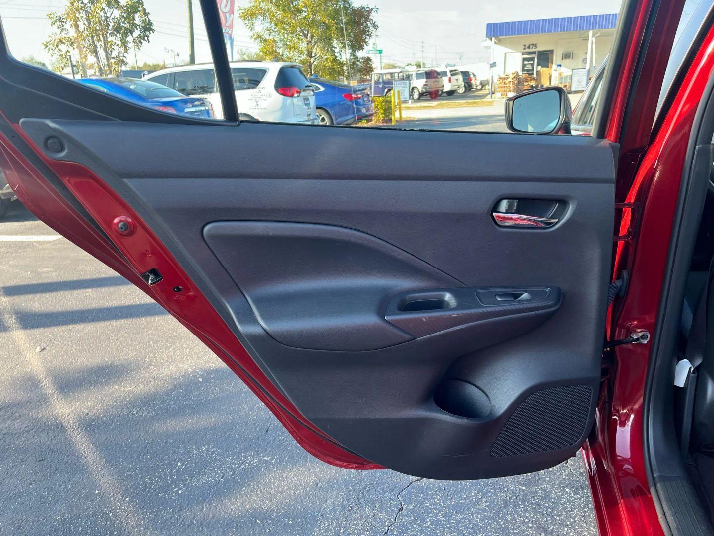 Nissan Versa Sv - Thumbnail 16