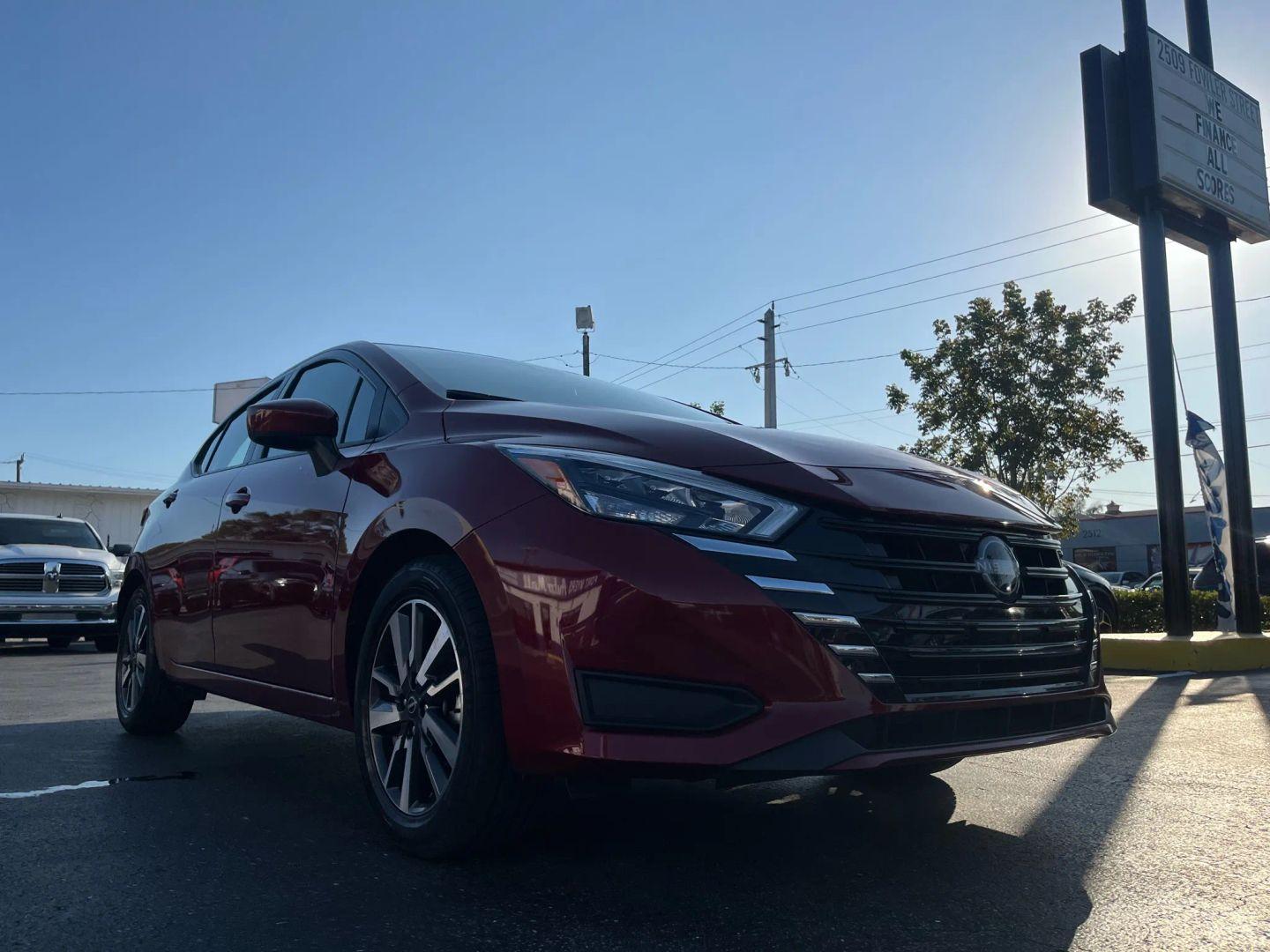 Nissan Versa Sv - Thumbnail 7