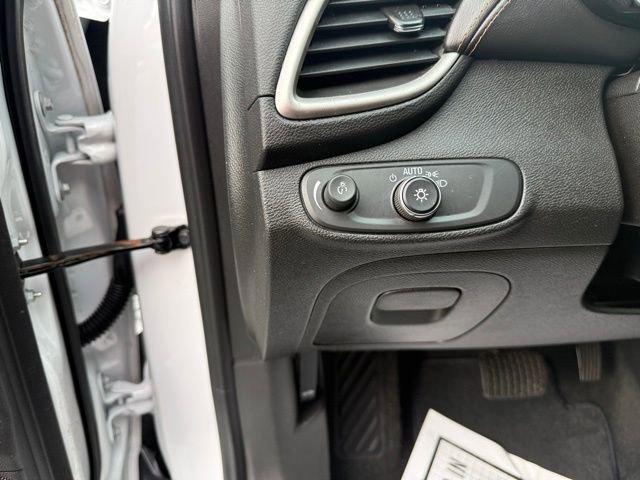 Chevrolet Trax Ls - Thumbnail 15