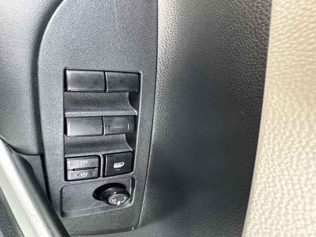 Toyota Corolla Cross L - Thumbnail 8