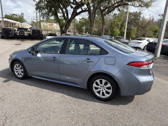 Toyota Corolla Le - Thumbnail 4