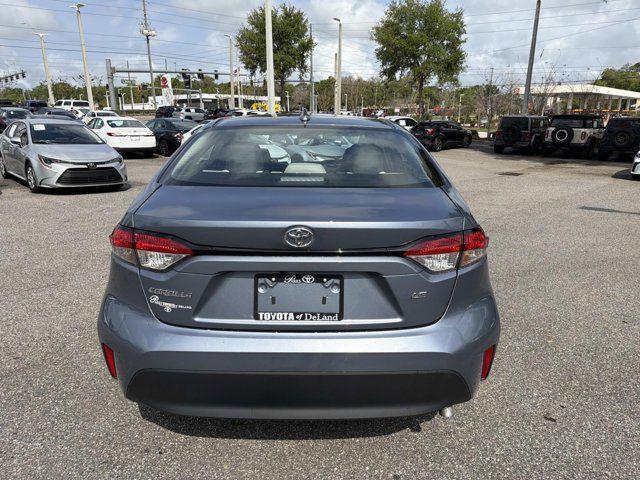 Toyota Corolla Le - Thumbnail 3