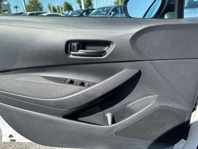 Toyota Corolla Le - Thumbnail 5