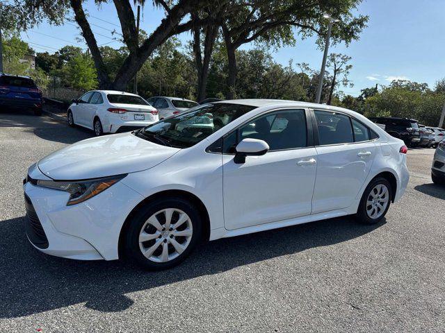 Toyota Corolla Le - Thumbnail 4