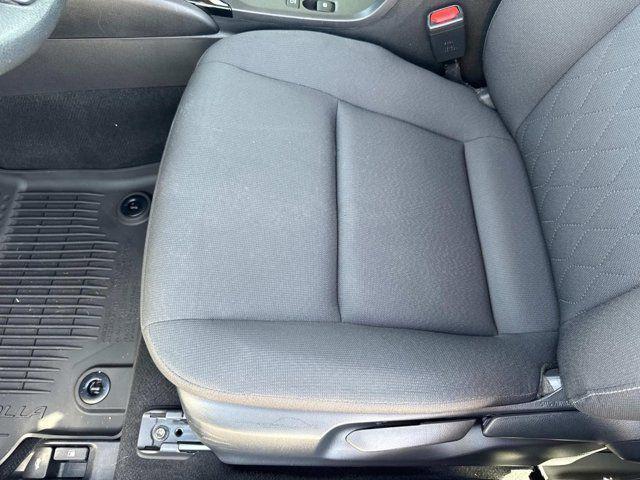 Toyota Corolla Le - Thumbnail 7