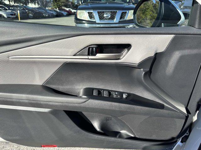 Toyota Camry Se - Thumbnail 5