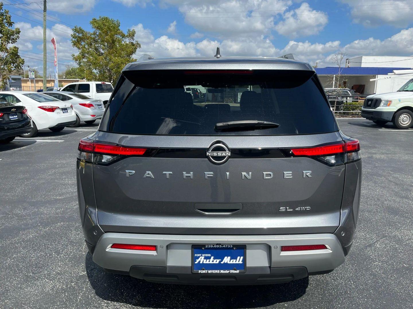 Nissan Pathfinder Sl - Thumbnail 10