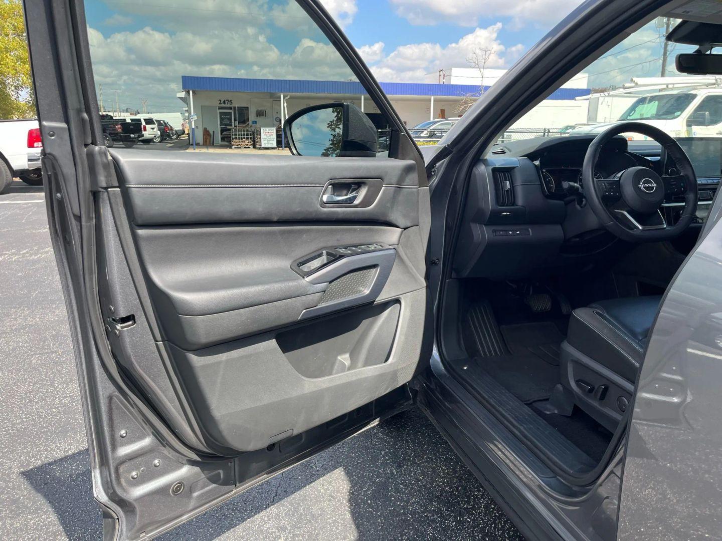 Nissan Pathfinder Sl - Thumbnail 13