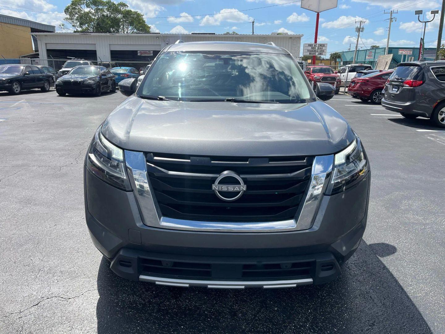 Nissan Pathfinder Sl - Thumbnail 4