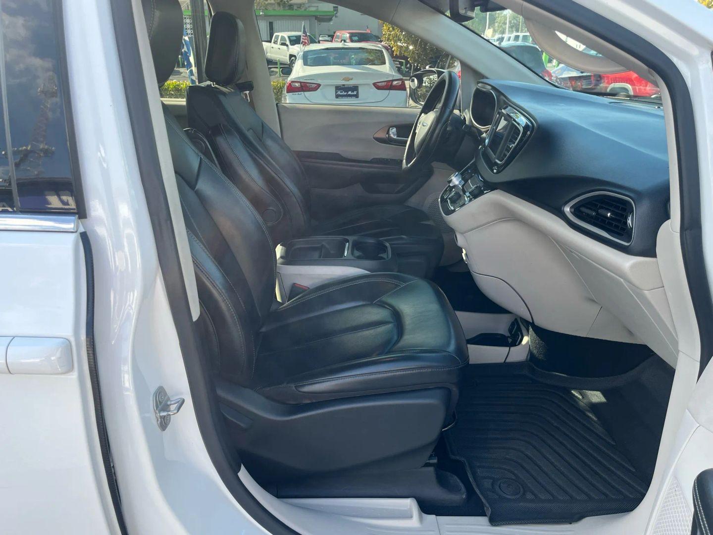 Chrysler Voyager Lxi - View 1