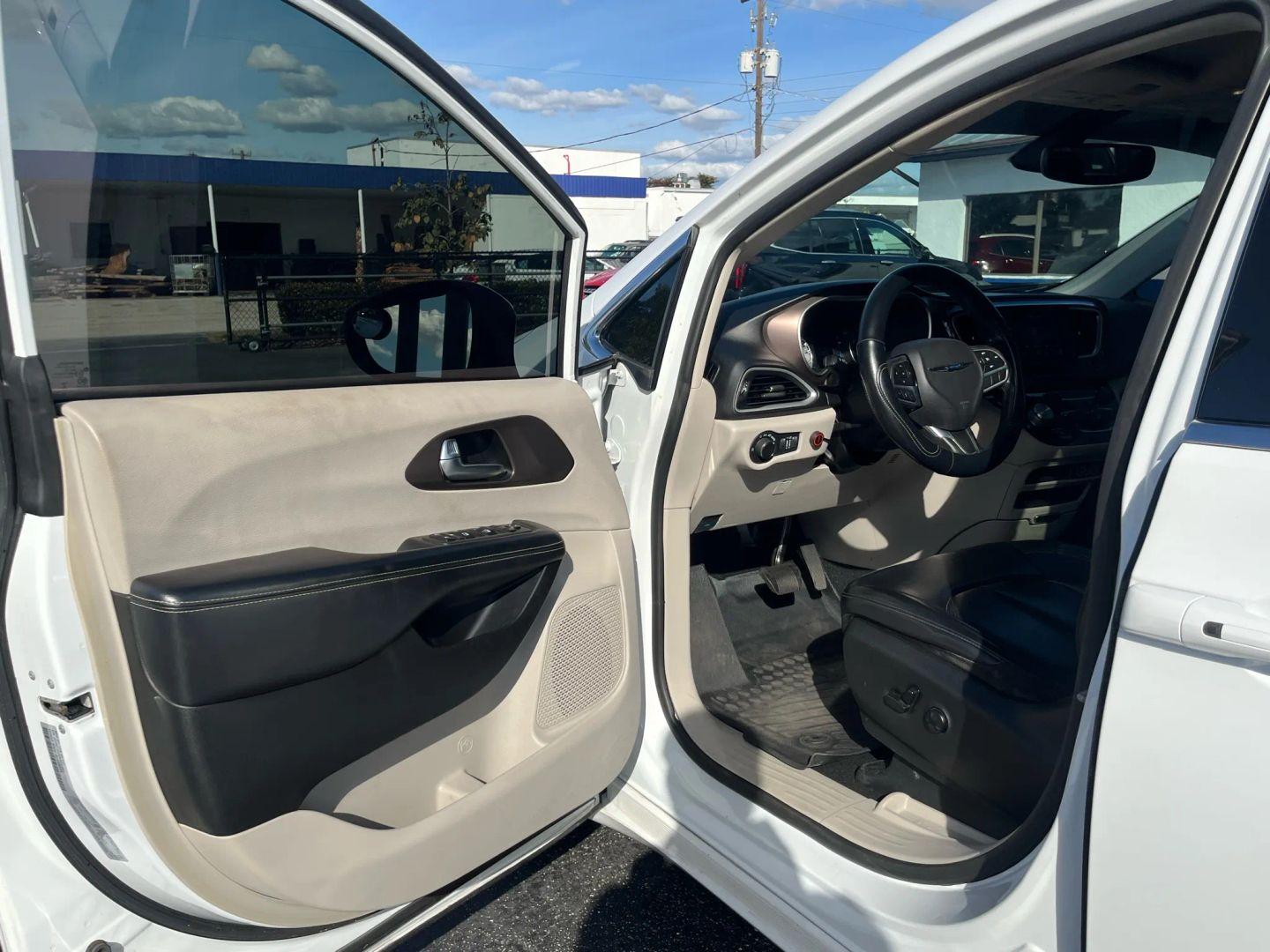 Chrysler Voyager Lxi - Thumbnail 13