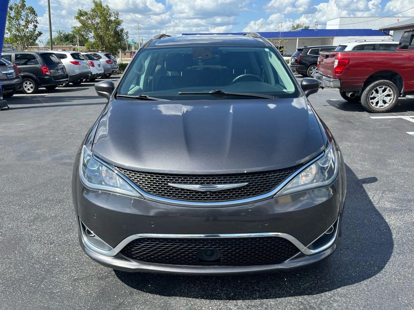 Chrysler Pacifica Touring-L Plus - Thumbnail 6