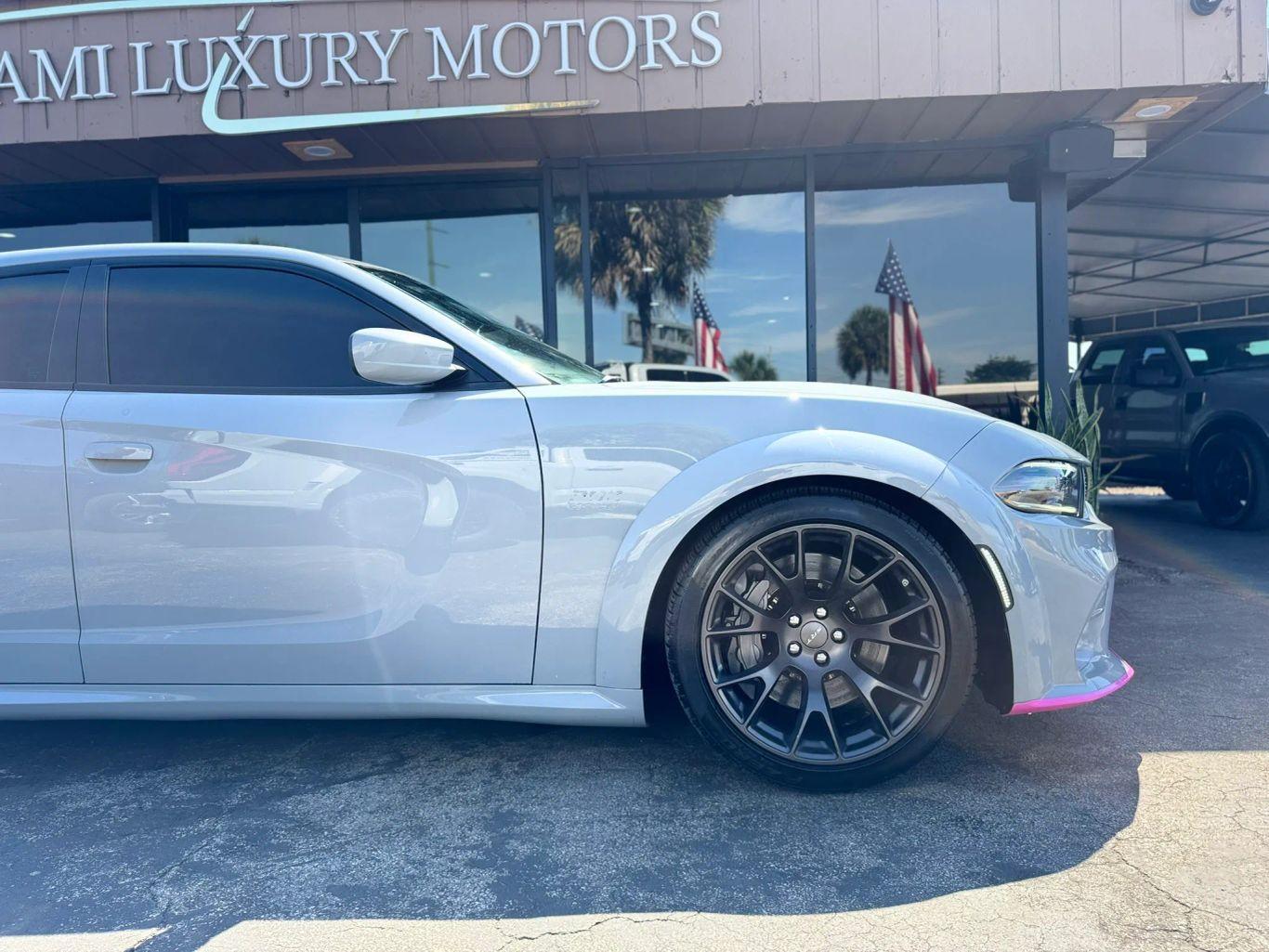 Dodge Charger Srt Hellcat Sedan 4D - Thumbnail 17