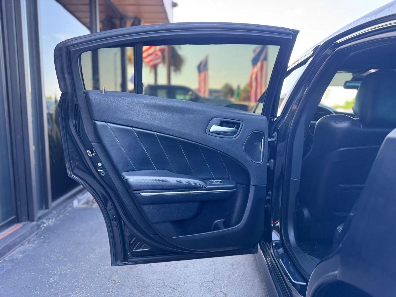 Dodge Charger R/T Scat Pack Sedan 4D - Thumbnail 16