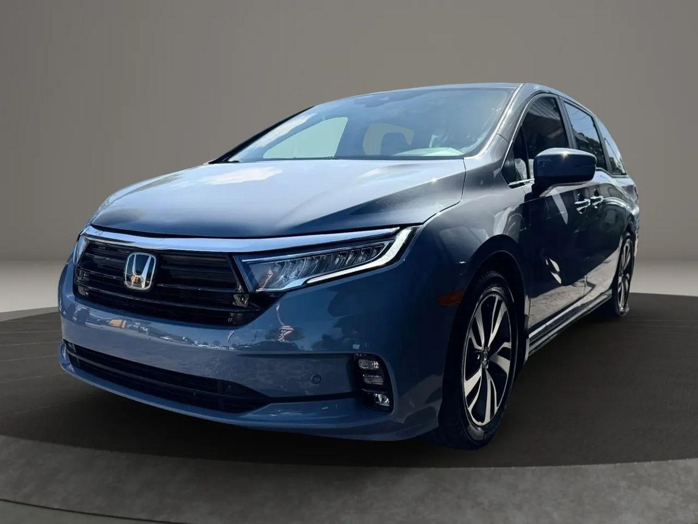 Honda Odyssey Touring Minivan 4D - Thumbnail 8