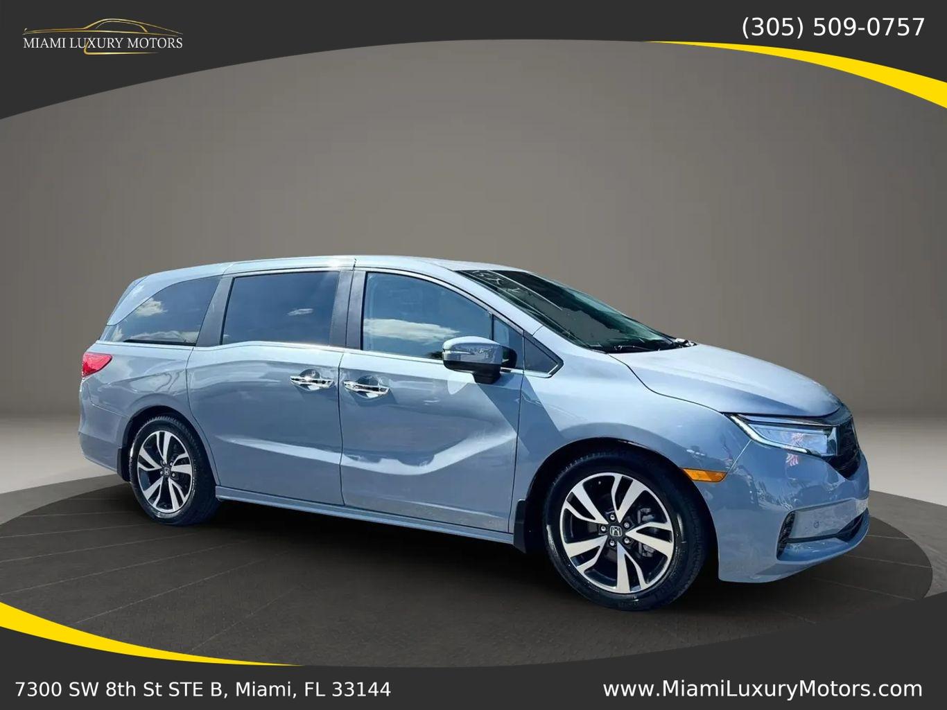 Honda Odyssey Touring Minivan 4D - Thumbnail 2