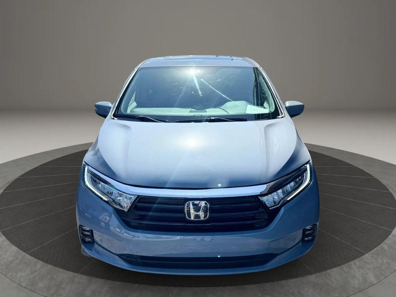 Honda Odyssey Touring Minivan 4D - Thumbnail 7