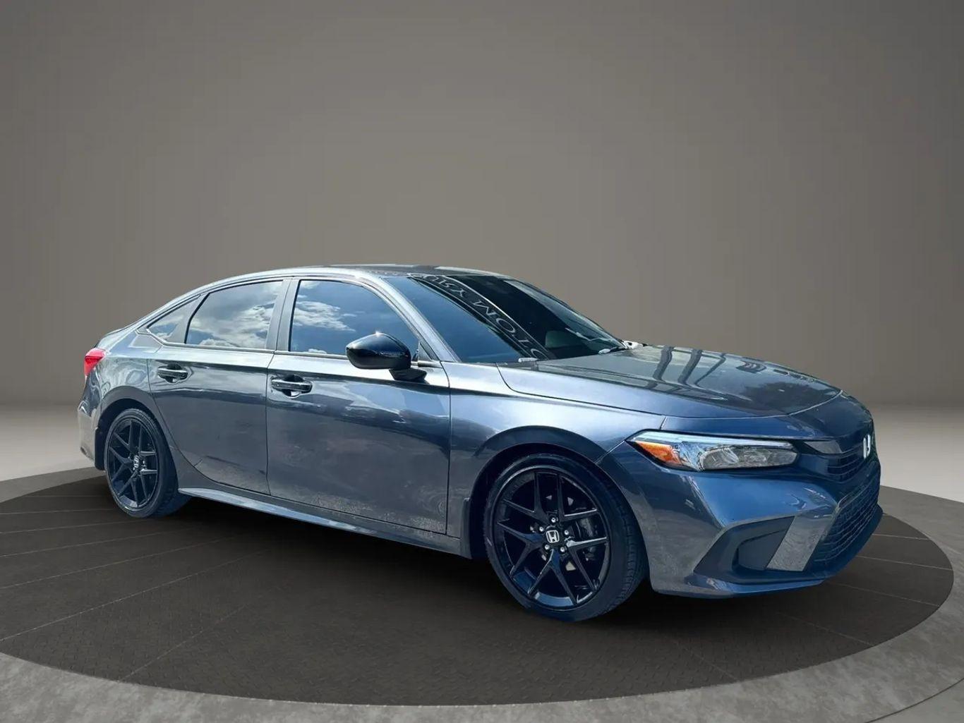 Honda Civic Sport Sedan 4D - Thumbnail 3