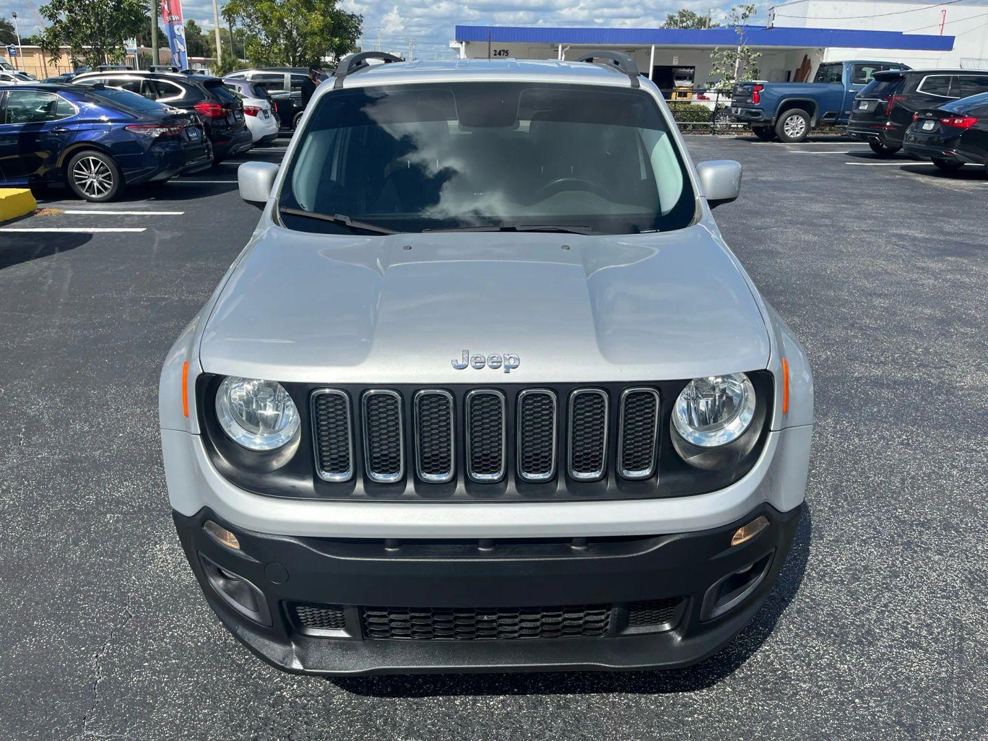 Jeep Renegade Latitude - Thumbnail 6