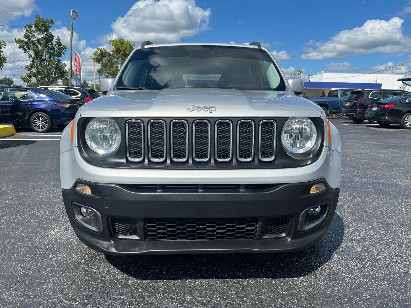 Jeep Renegade Latitude - Thumbnail 7