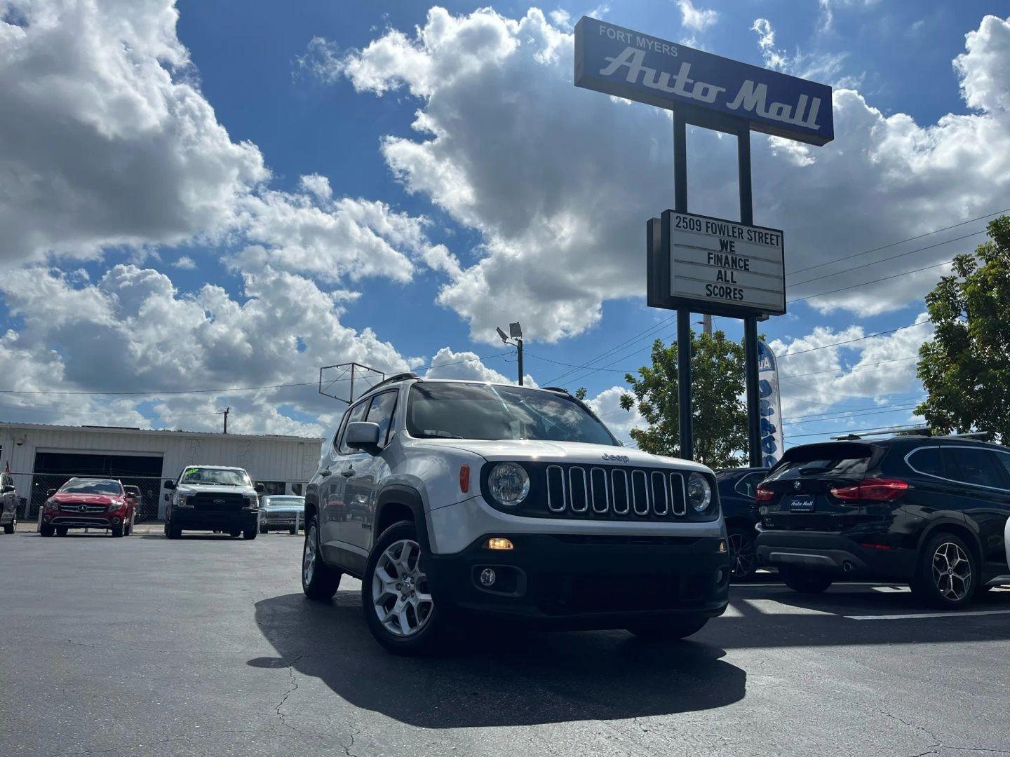 Jeep Renegade Latitude - Thumbnail 9