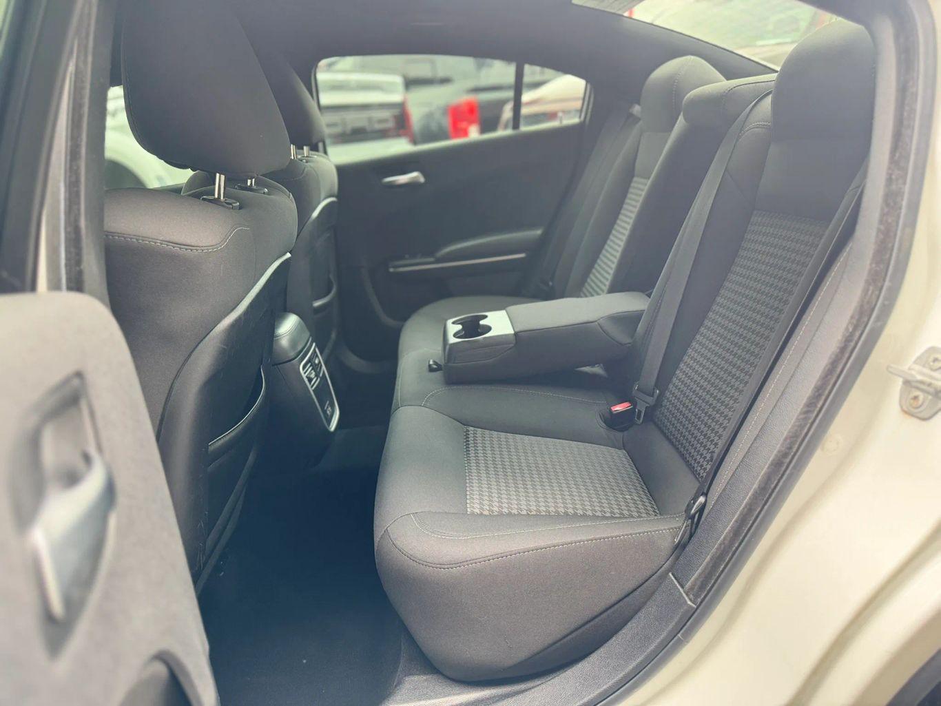 Dodge Charger Scat Pack Sedan 4D - Thumbnail 18