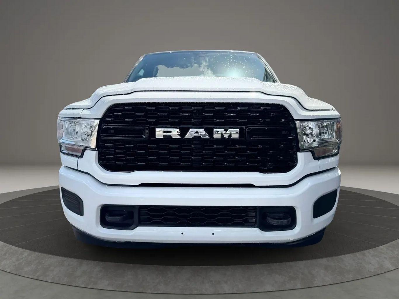 Ram 3500 Crew Cab Tradesman Pickup 4D 8 Ft - Thumbnail 6