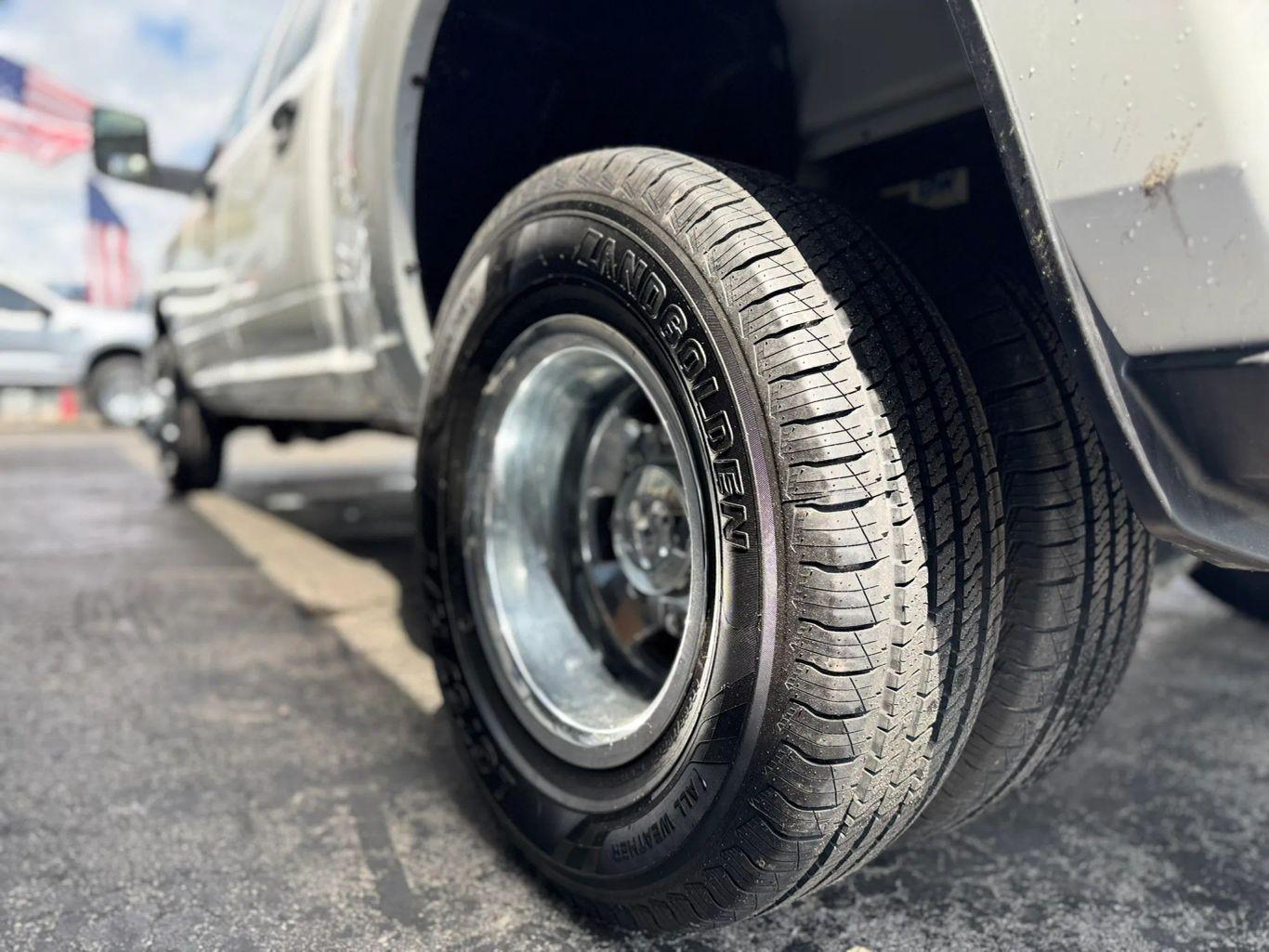 Ram 3500 Crew Cab Tradesman Pickup 4D 8 Ft - Thumbnail 18