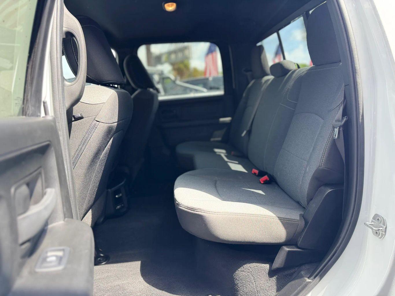 Ram 3500 Crew Cab Tradesman Pickup 4D 8 Ft - Thumbnail 20