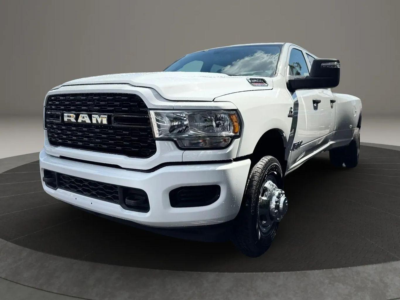Ram 3500 Crew Cab Tradesman Pickup 4D 8 Ft - Thumbnail 8