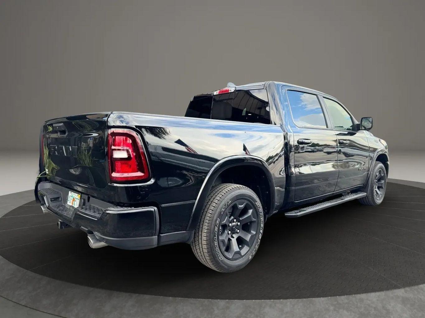Ram 1500 Crew Cab Big Horn Pickup 4D 5 1/2 Ft - Thumbnail 14