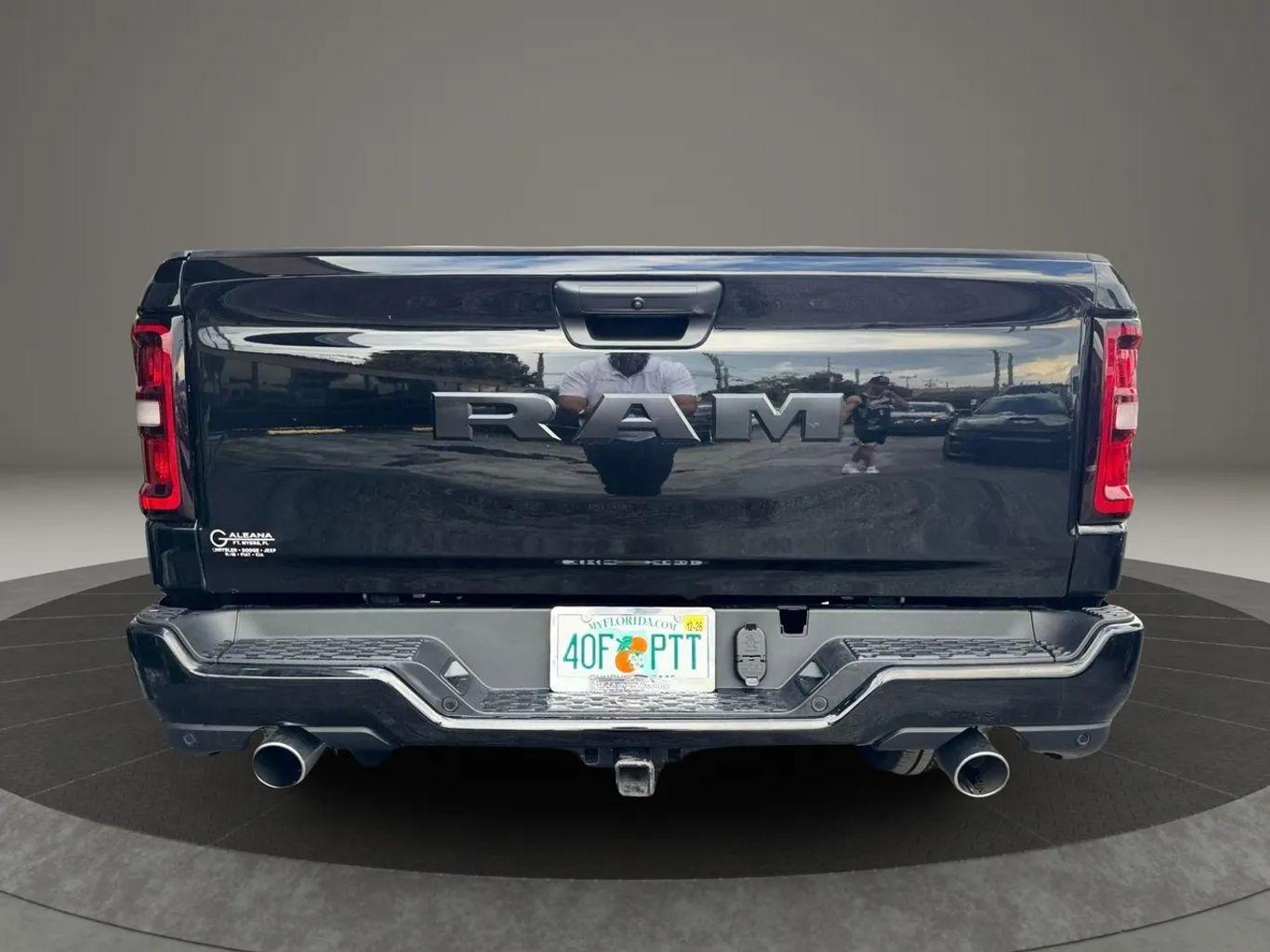 Ram 1500 Crew Cab Big Horn Pickup 4D 5 1/2 Ft - Thumbnail 10