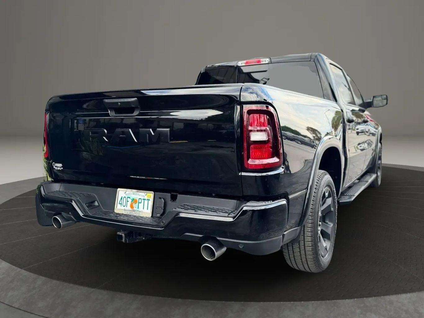 Ram 1500 Crew Cab Big Horn Pickup 4D 5 1/2 Ft - Thumbnail 12