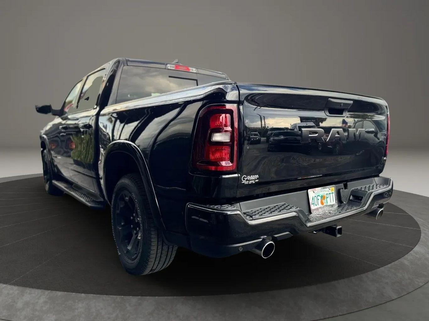 Ram 1500 Crew Cab Big Horn Pickup 4D 5 1/2 Ft - Thumbnail 8