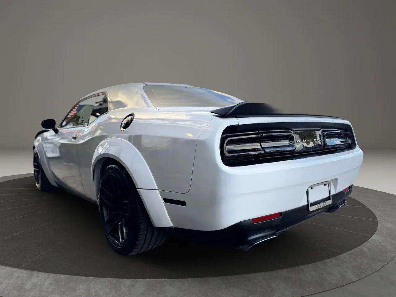 Dodge Challenger R/T Scat Pack Widebody Coupe 2D - Thumbnail 8