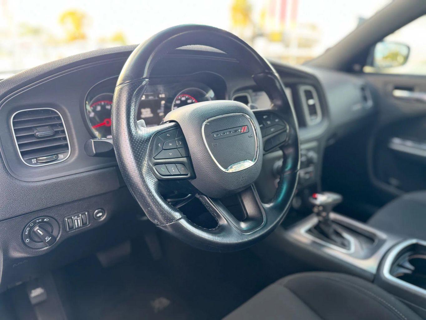 Dodge Charger R/T Sedan 4D - Thumbnail 18