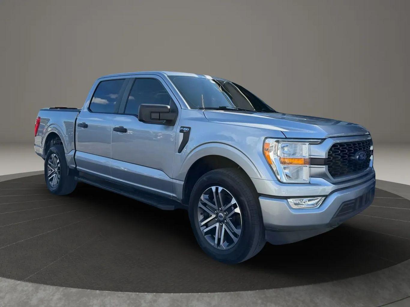 Ford F150 Supercrew Cab Xl Pickup 4D 5 1/2 Ft - Thumbnail 3