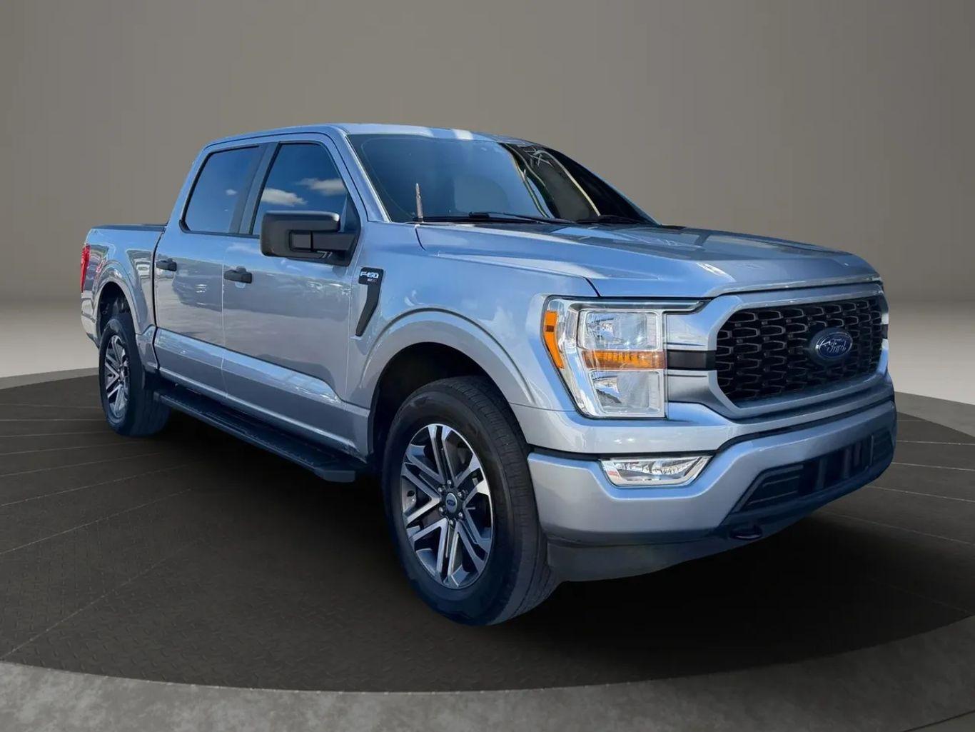 Ford F150 Supercrew Cab Xl Pickup 4D 5 1/2 Ft - Thumbnail 4