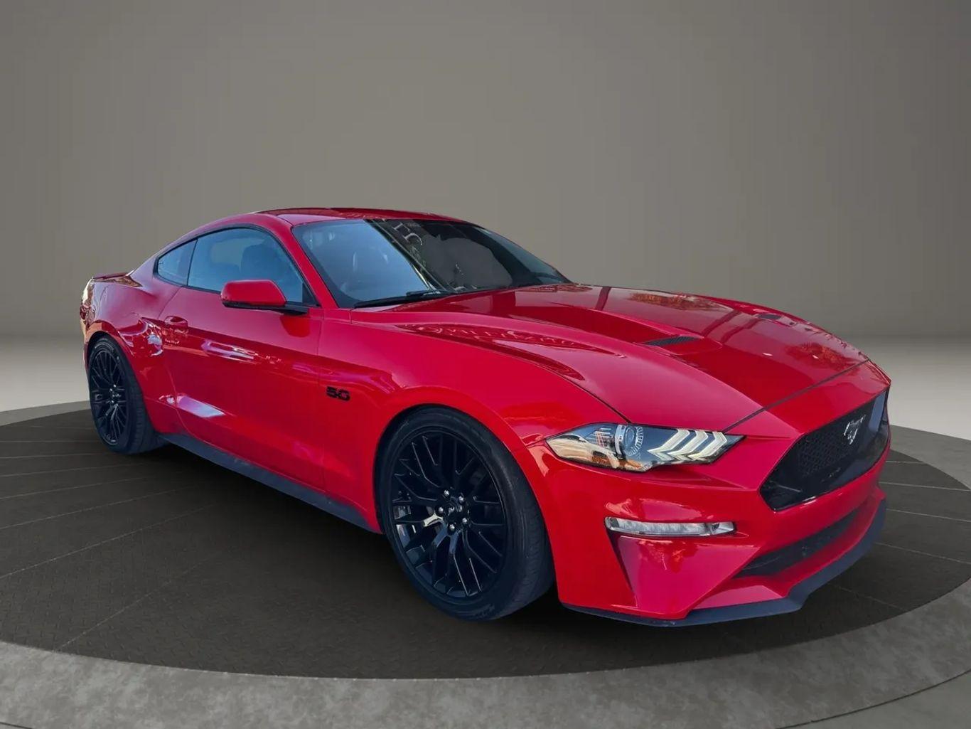 Ford Mustang Gt Premium Coupe 2D - Thumbnail 5