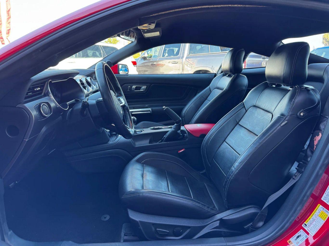 Ford Mustang Gt Premium Coupe 2D - Thumbnail 12