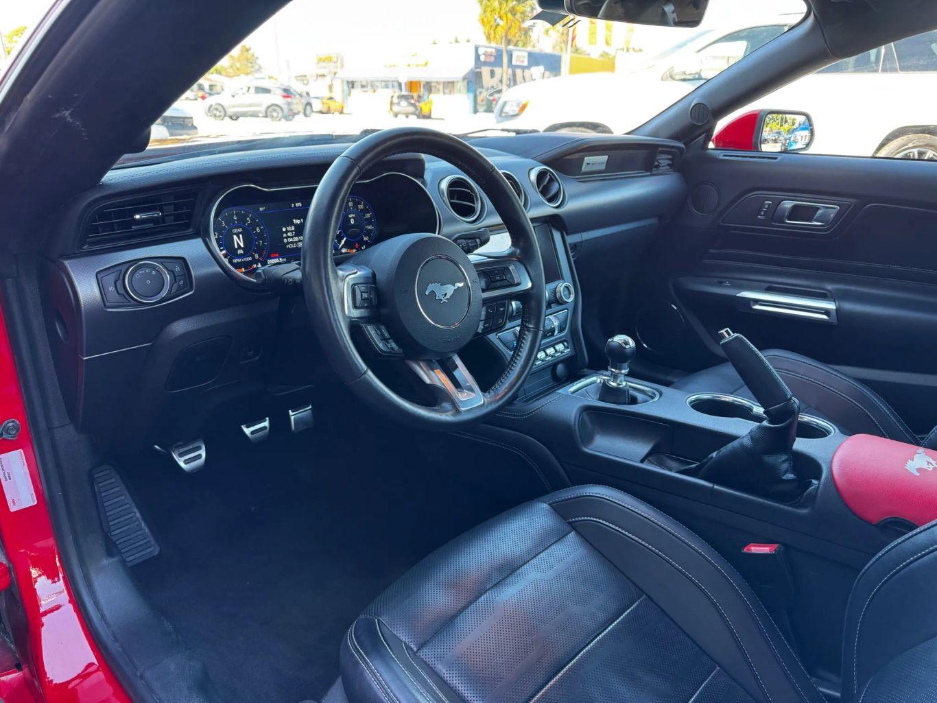 Ford Mustang Gt Premium Coupe 2D - Thumbnail 16